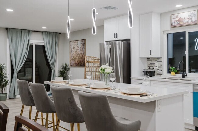 Building Photo - 9827 San Diego St