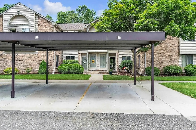 Building Photo - 42794 Lilley Pointe Dr