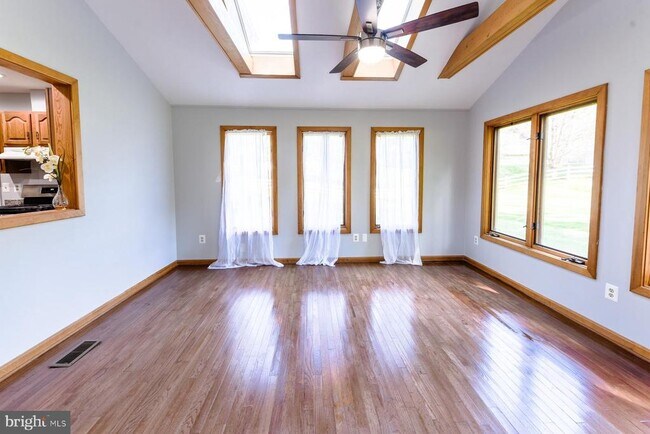 Building Photo - 1345 Carpers Farm Way