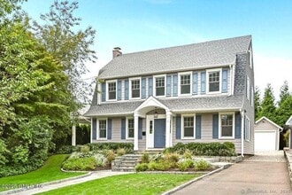 Building Photo - 2 Sound View Terrace