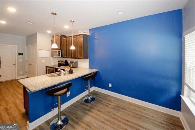 Building Photo - 10162 Benton Woods Dr