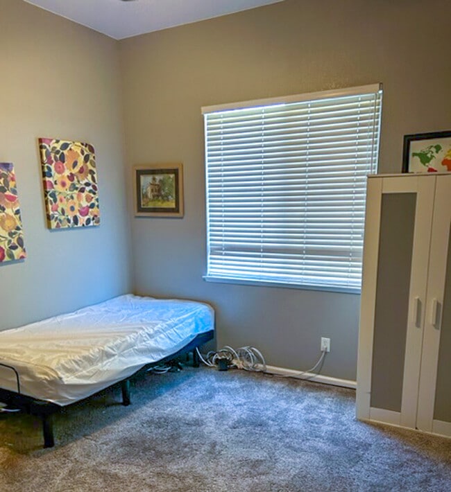 Building Photo - 9420 Rainbow Falls Way