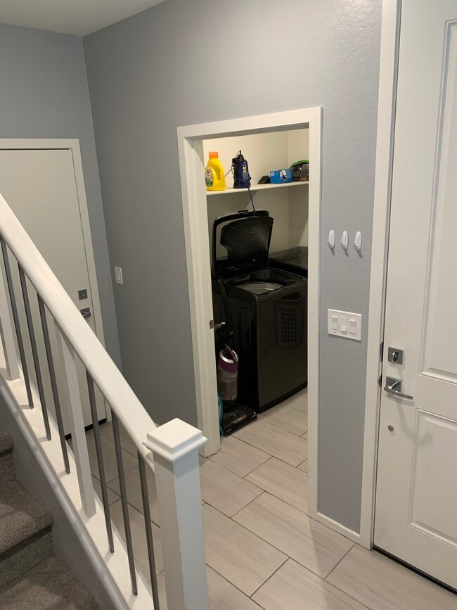 Building Photo - 2342 E Hidalgo Ave