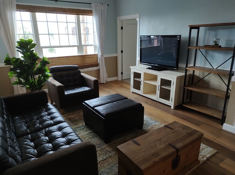 Building Photo - 5000 Culbreath Key Way