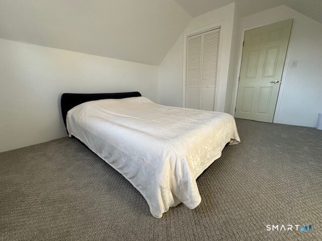 Building Photo - 15 Oakwood Rd