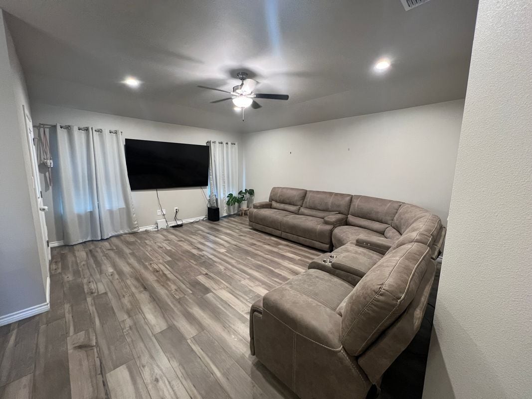 Building Photo - 7326 Star Gazer Dr