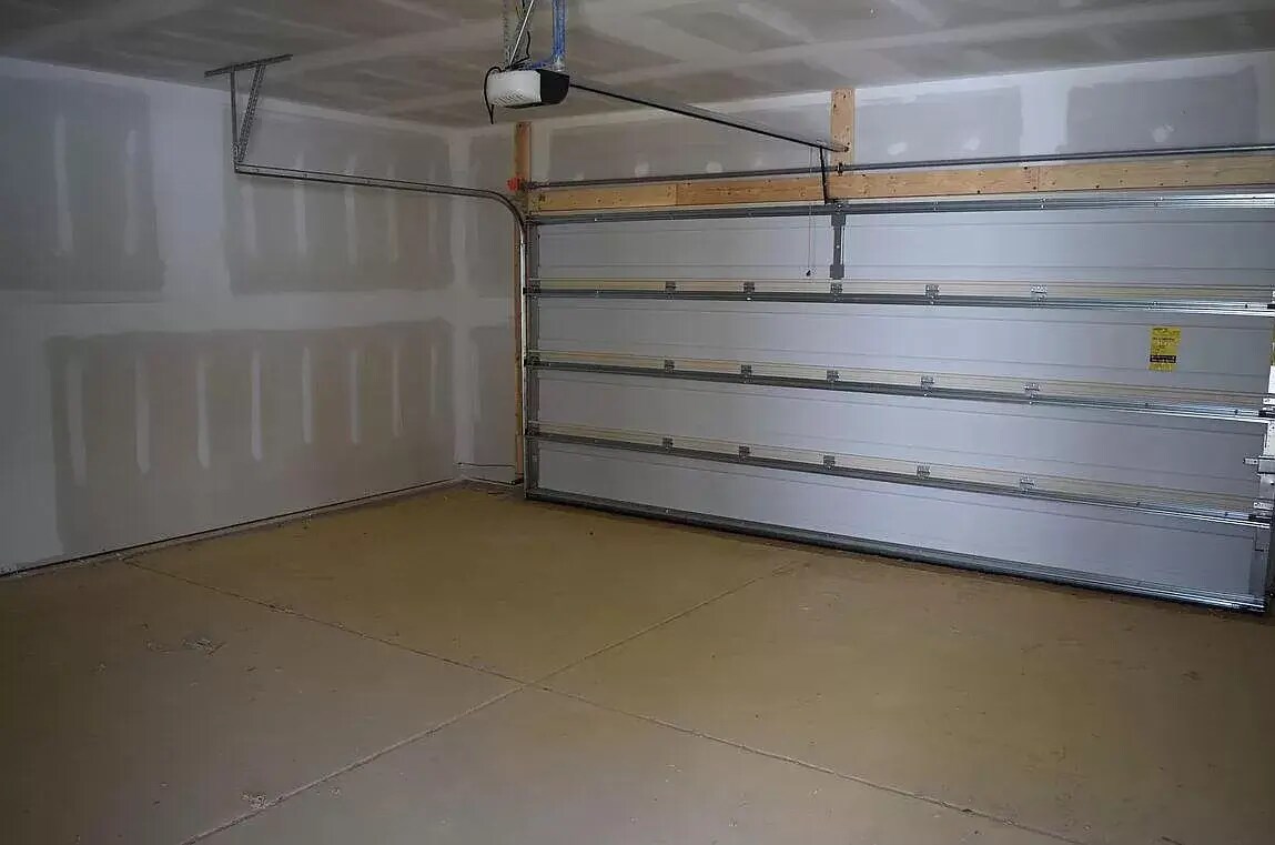 Building Photo - 406 Sagecroft Ln