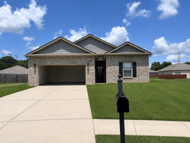 Building Photo - 8847 Ruth Ann Cv
