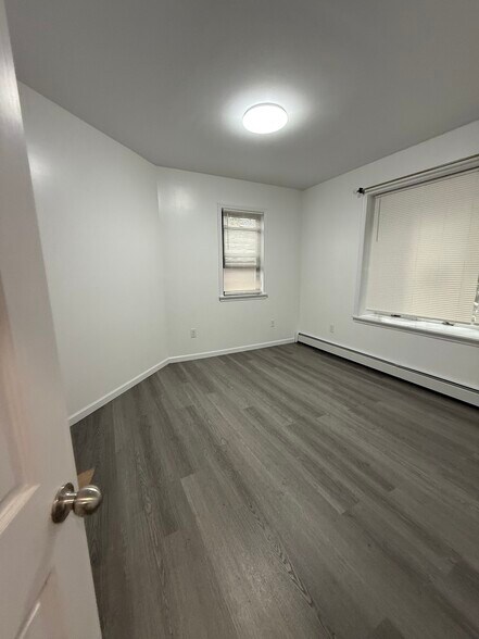 Building Photo - 55 Highlawn Ave
