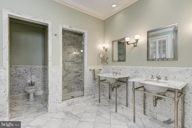 Building Photo - 2425 California St NW