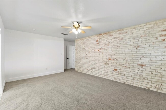 Building Photo - 826 Seacliff Dr