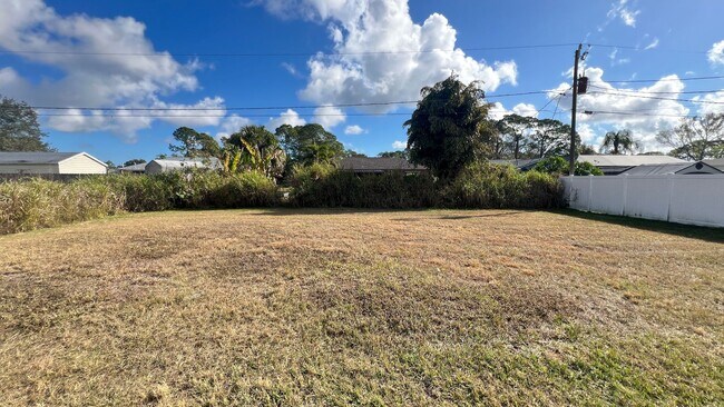 Building Photo - BEAUTIFUL 3 Bedroom, 2 Bathroom Home in Palm Bay!!