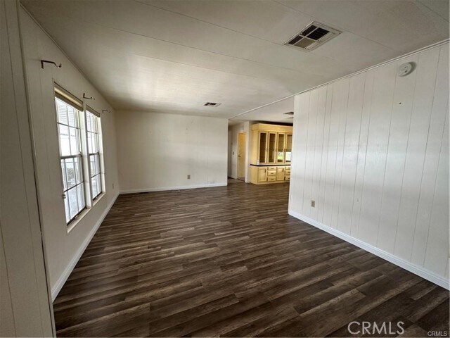 Building Photo - 2230 Lake Park Dr