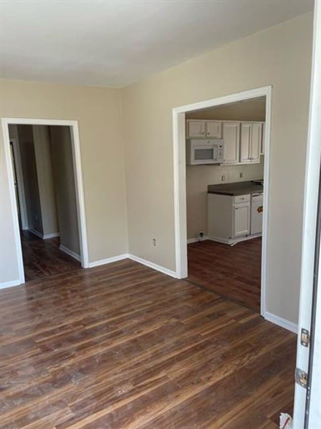 Building Photo - House for Rent