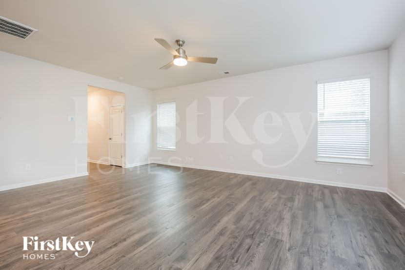 Building Photo - 116 Wild Lily Dr