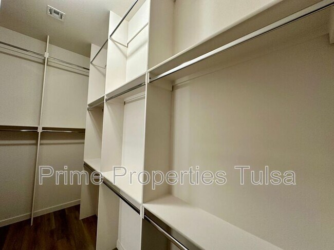 Building Photo - 13507 S 95th E Ave