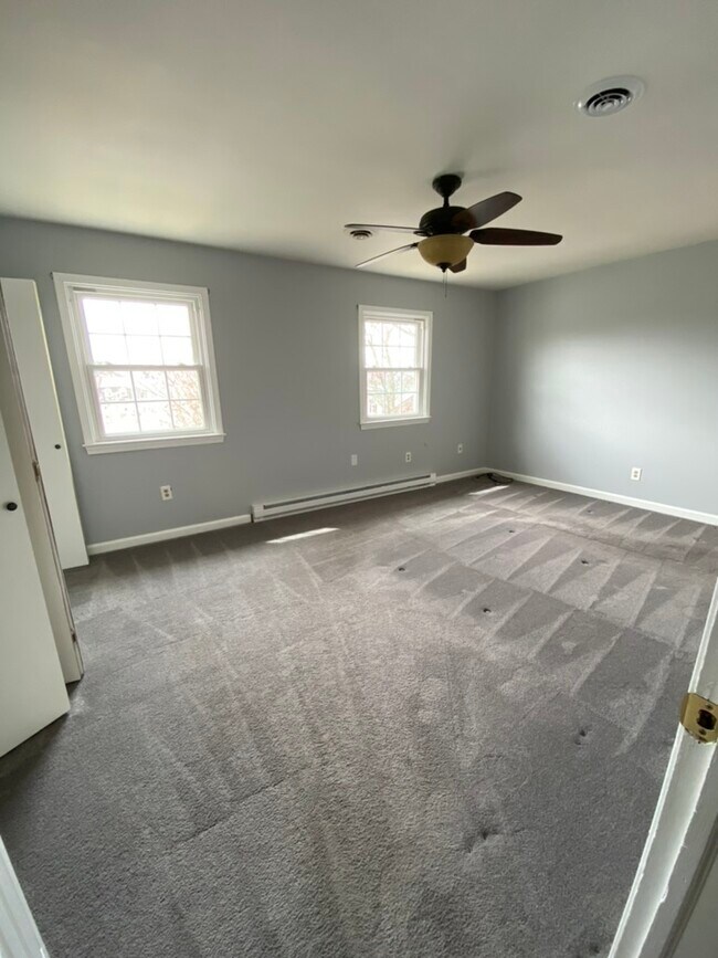 Main Bedroom - 73 Boileau Ct