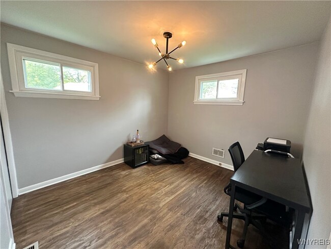 Building Photo - 6 Miami Pkwy