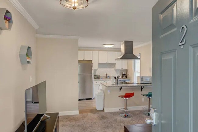 Building Photo - 2225 Summit St