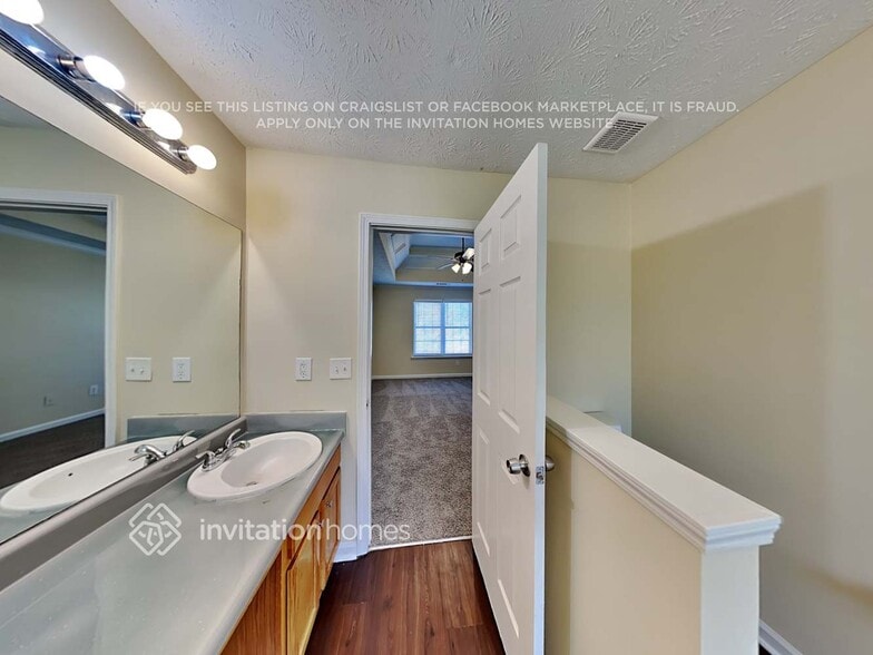 Building Photo - 2525 Turtle Terrace
