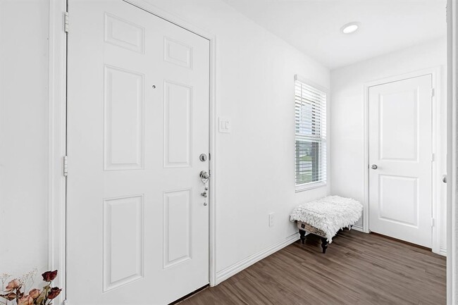 Building Photo - 18122 Rockvine Dr
