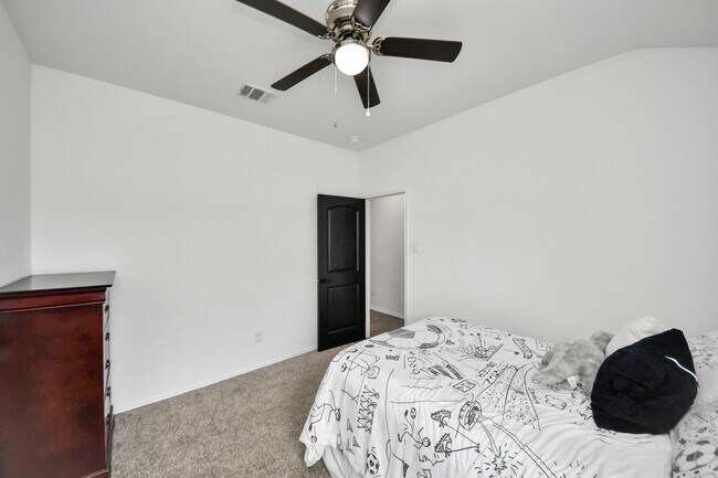 Building Photo - 22939 San Giorgio Ct