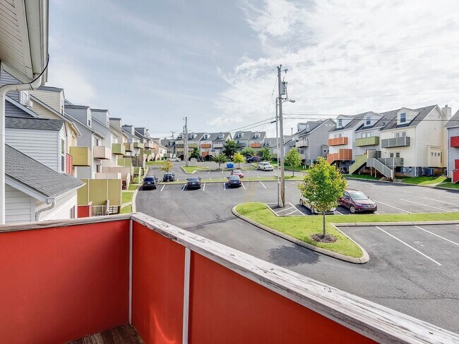 Building Photo - 3 Bed 2.5 Bath Luxury Townhome