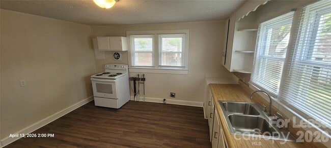 Building Photo - 804 Klondale Ave