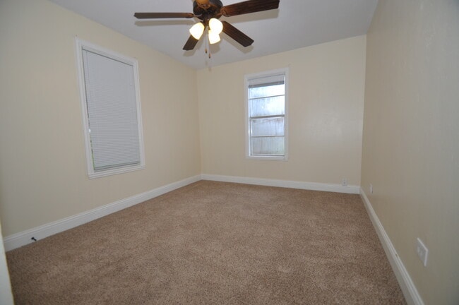 Building Photo - 704 W Moore St