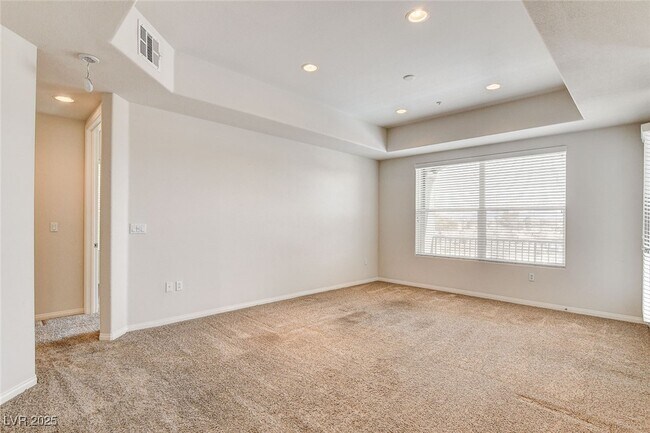 Building Photo - 62 E Serene Ave