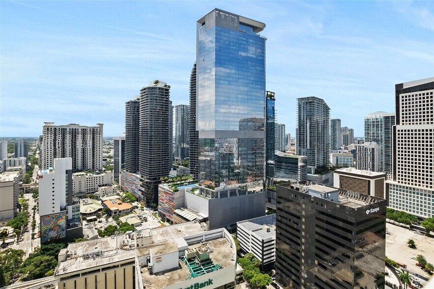 Building Photo - 951 Brickell Ave