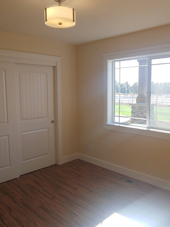 Building Photo - Custom built 3 bedroom, 2.5 bath home with...