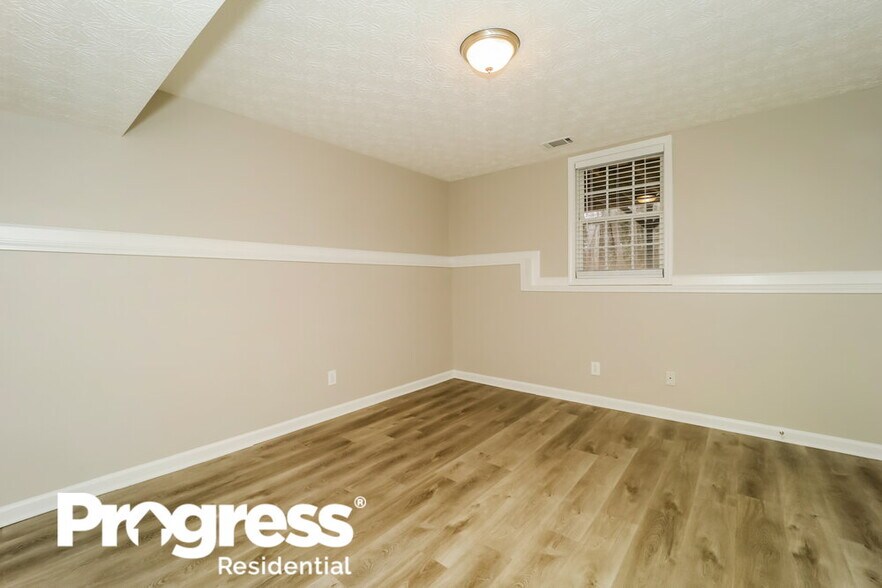 Building Photo - 2682 Owens Dr