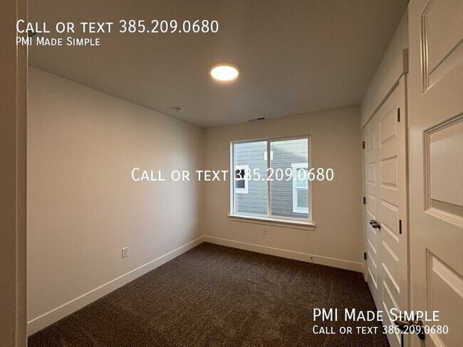 Building Photo - 4009 1180 N