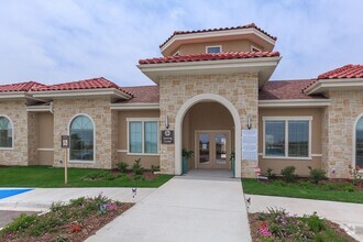 Building Photo - La Esperanza Del Rio Apartments