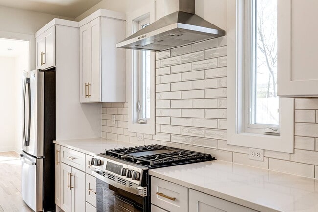 Building Photo - 2224 Perry St