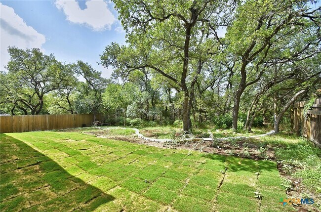 Building Photo - 2109 Meadow View Dr