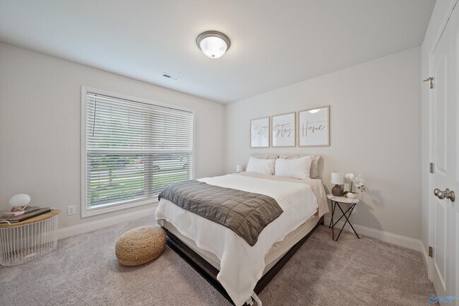 Building Photo - 6077 Thorntons Way Cir NW