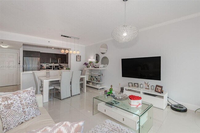 Building Photo - 2665 SW 37th Ave