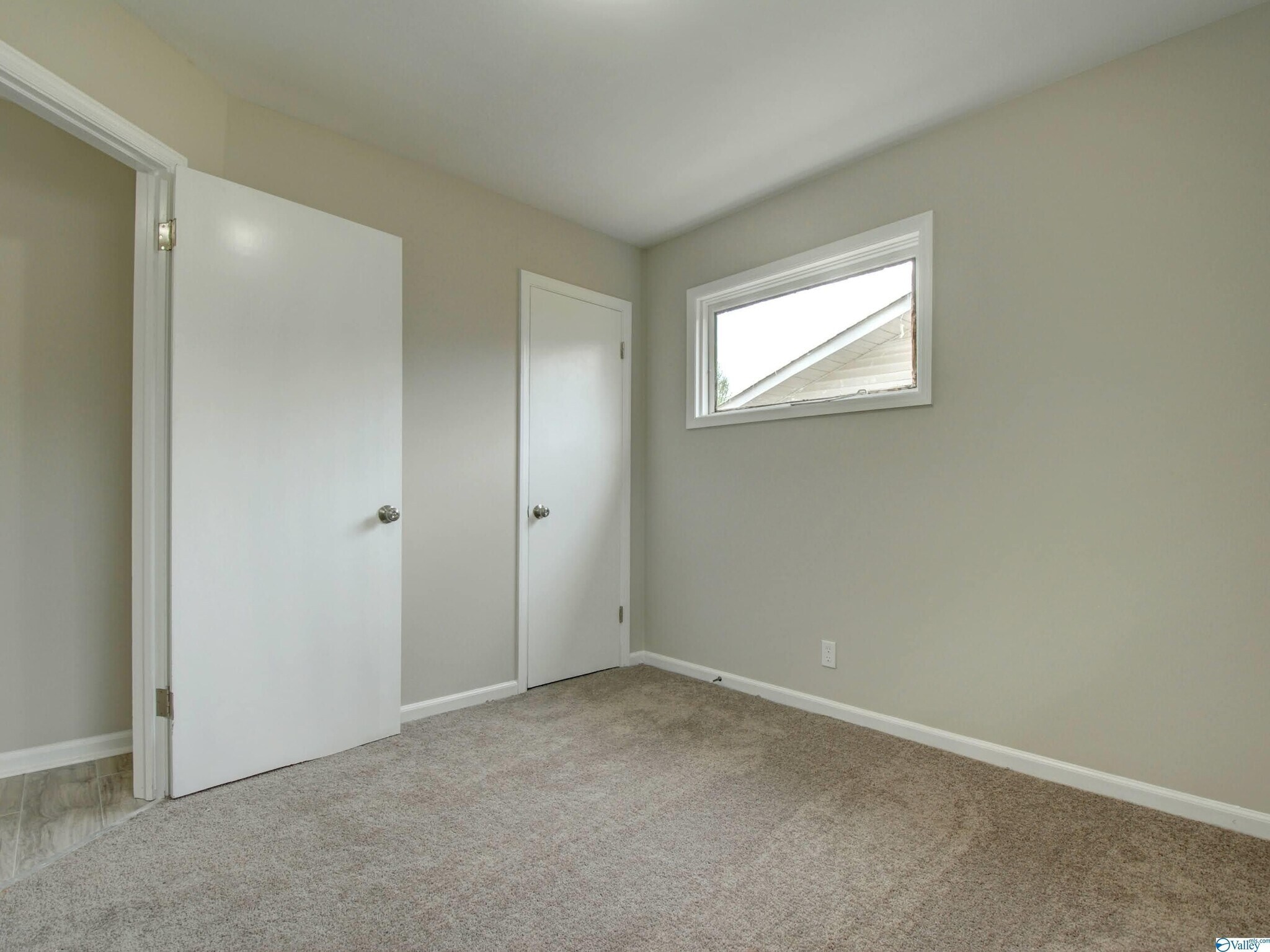 Building Photo - 609 Marguerite Dr NW