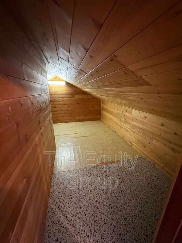 Building Photo - 820 S Court St