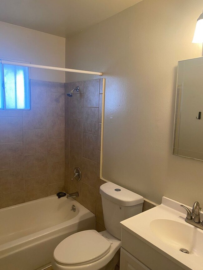 Building Photo - Sparkman Triplex