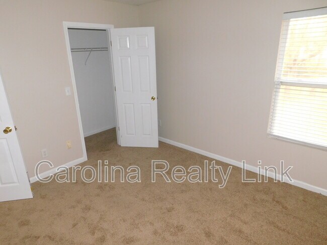 Building Photo - 3131 Decapolis Dr