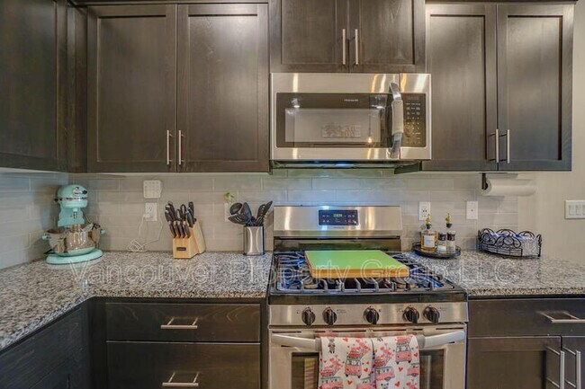 Building Photo - 11812 NE 137th Ave