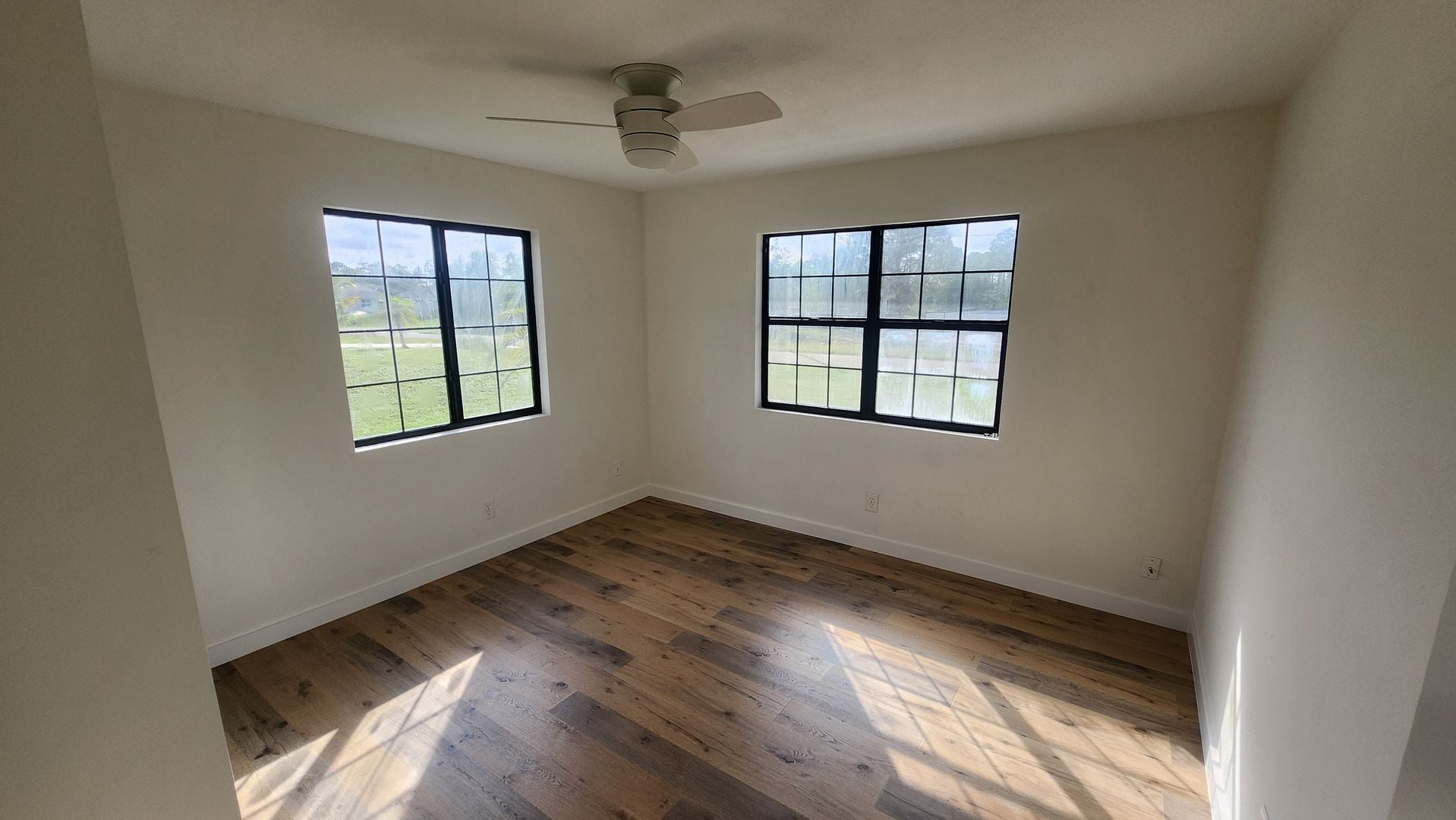 Building Photo - Cozy 3BR 1BA House Near Buckingham Area RECENTLY REDUCED!