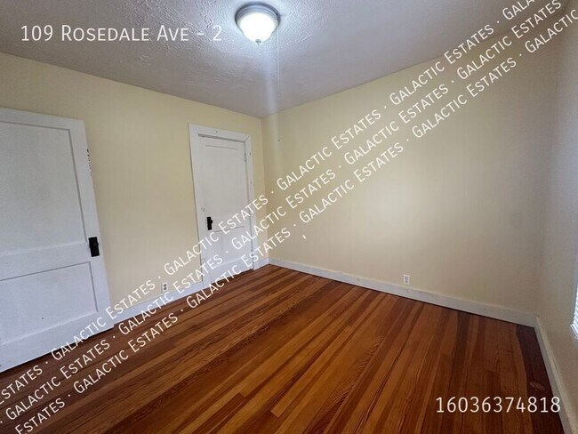 Building Photo - 109 Rosedale Ave