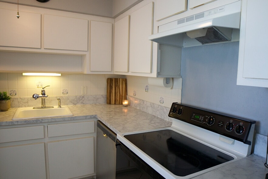 Building Photo - 1610 N Ocean Blvd