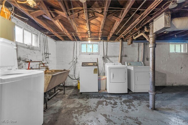 Building Photo - 2101 Elbur Ave