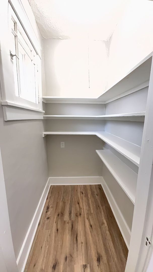 Building Photo - Spacious 4 Bedroom Midtown Home with Basement & Attic Storage