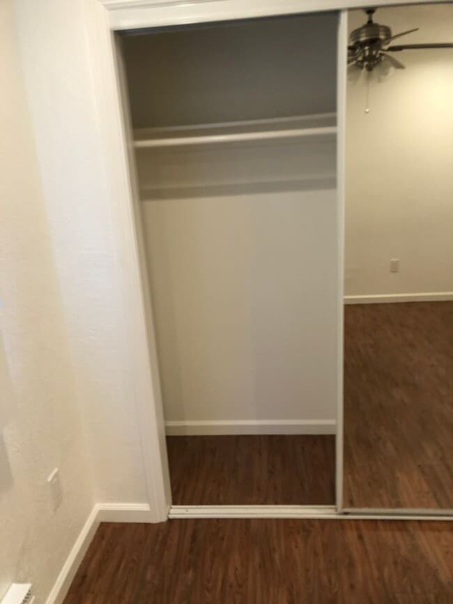 Building Photo - Cozy 1 bedroom ground floor apartment